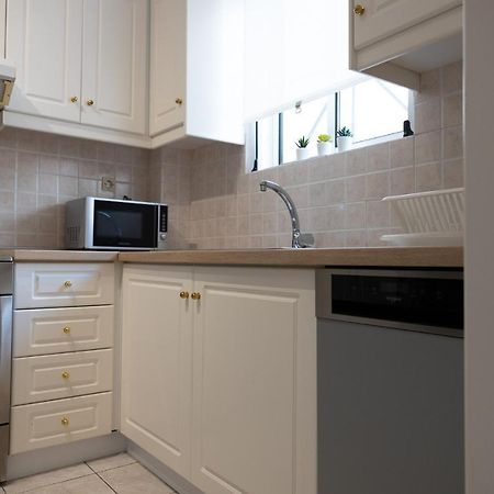 Spacious Apartment Close To The Sea And The City Center Ateny Zewnętrze zdjęcie