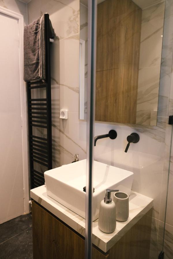 Spacious Apartment Close To The Sea And The City Center Ateny Zewnętrze zdjęcie